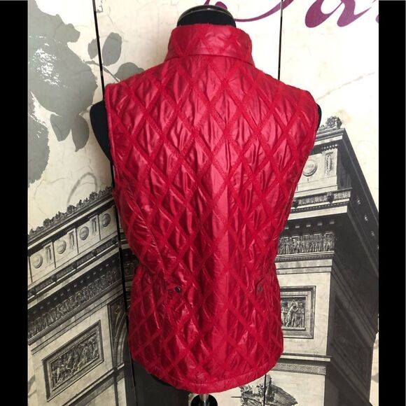 Nice sleeveless vest by Chico’s size 1/ 8 - Picture 2 of 2